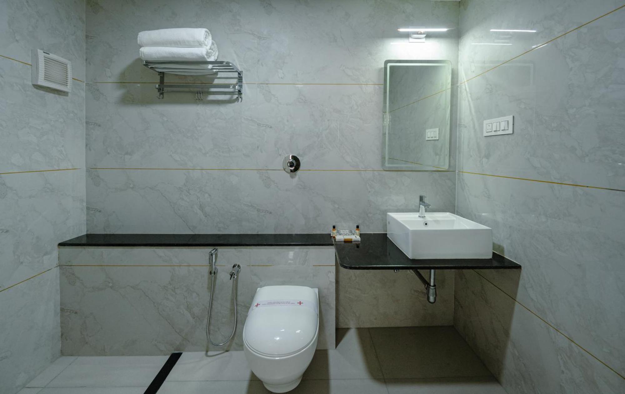 Hotel Durga International Udupi Exterior photo
